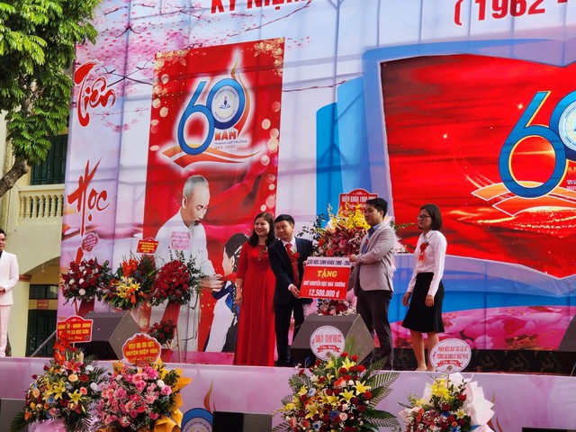 Bắc Giang: Kỷ niệm 60 năm thành lập trường THCS Ngọc Sơn - Ảnh 6.