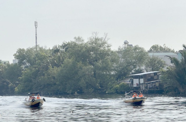 TP.HCM: CSGT đường thuỷ ra quân cao điểm đảm bảo TTATGT dịp Tết Nguyên đán - Ảnh 7.