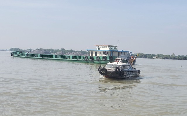 TP.HCM: CSGT đường thuỷ ra quân cao điểm đảm bảo TTATGT dịp Tết Nguyên đán - Ảnh 9.