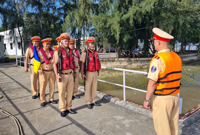 TP.HCM: CSGT đường thuỷ ra quân cao điểm đảm bảo TTATGT dịp Tết Nguyên đán - Ảnh 6.
