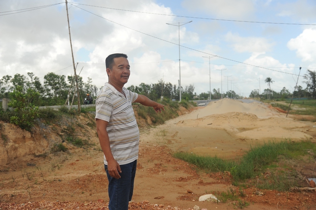 Cần sớm giải quyết các vướng mắc trên đại lộ Võ Chí Công - Ảnh 1.