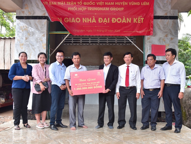 Niềm vui nhân đôi với bà con nghèo tỉnh Vĩnh Long nhân dịp kỉ niệm 100 năm ngày sinh số Thủ tưởng Võ Văn Kiệt - Ảnh 1.