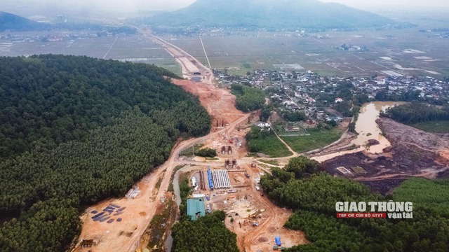 GPMB chậm ảnh hưởng tiến độ khởi công cao tốc Bắc - Nam giai đoạn 2 - Ảnh 1.