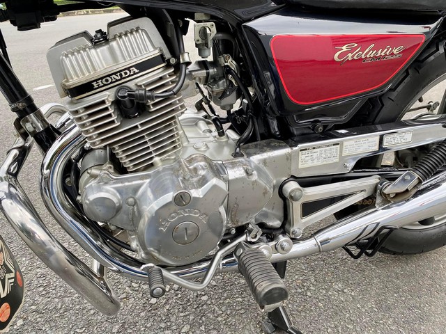 Honda CM125T nguyên “zin” biển tứ quý 7, khách trả hơn 300 triệu mà chủ chưa bán - Ảnh 2. Honda CM125T nguyên “zin” biển tứ quý 7, khách trả hơn 300 triệu mà chủ chưa bán - Ảnh 2.