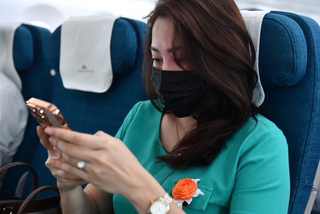 Bất ngờ thú vị trên những chuyến bay "Tô cam bầu trời"

 - Ảnh 11.