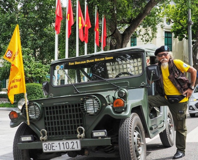 Cụ ông 86 tuổi vẫn rong ruổi các cung đường Tây Bắc bằng “xế cổ” - Ảnh 6.