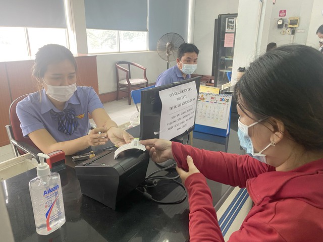 Ngành đường sắt bán hơn 77.000 vé tàu Tết, chặng miền Trung "cháy vé" những ngày cao điểm - Ảnh 1.