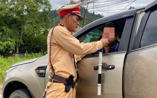 Xử phạt 63 triệu đồng "Ma me" gây TNGT không dừng phương tiện, đi sai làn đường - Ảnh 1.