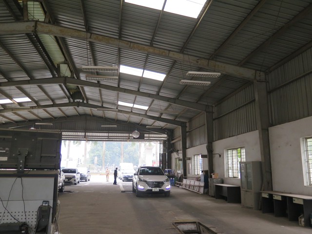Đối diện bến xe Yên Nghĩa, Hà Nội có trung tâm đăng kiểm nào? - Ảnh 1.