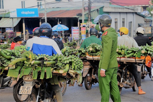 Quảng Trị: Đào tạo bằng lái xe hạng A1 cho người đồng bào không biết tiếng Việt - Ảnh 2.