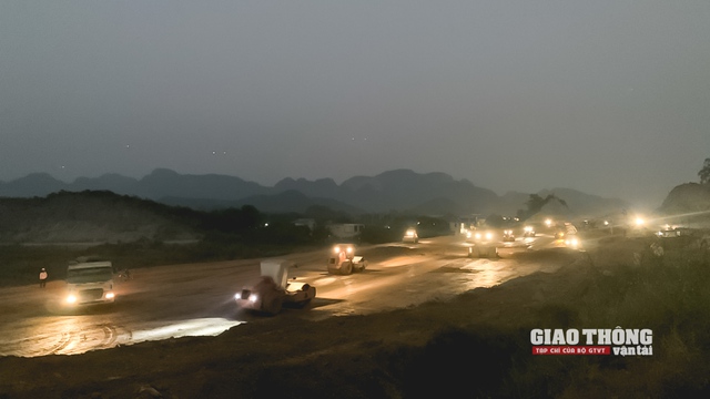 Thủ tướng chỉ đạo dứt điểm xử lý vướng mắc ở loạt công trình giao thông trọng điểm - Ảnh 6. Thủ tướng chỉ đạo dứt điểm xử lý vướng mắc ở loạt công trình giao thông trọng điểm - Ảnh 6.