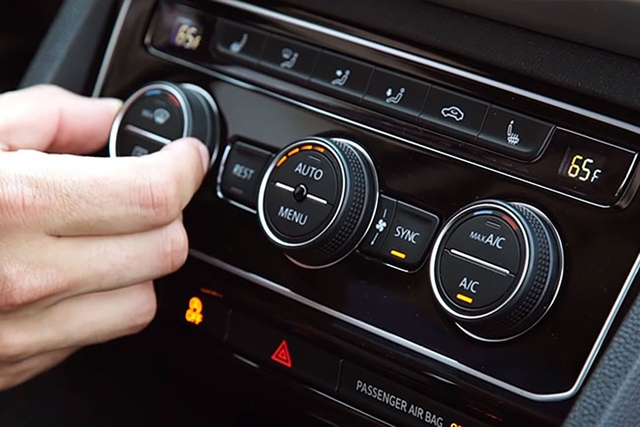 Việc sử dụng điều hòa ô tô vào mùa đông là cần thiết.