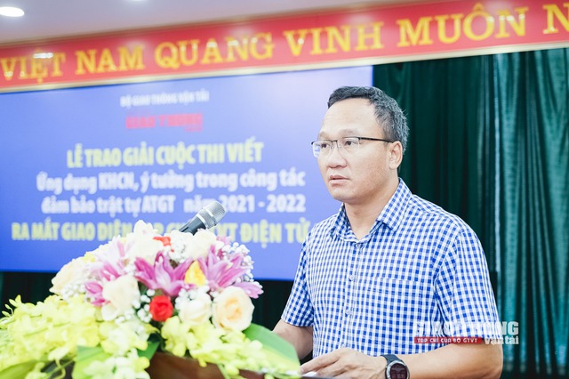Tạp chí GTVT trao giải cuộc thi 