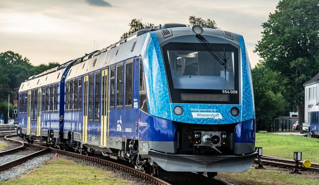 Khai trương chuyến tàu chạy 100% nhiên liệu hydro đầu tiên trên thế giới - Ảnh 1. Khai trương chuyến tàu chạy 100% nhiên liệu hydro đầu tiên trên thế giới - Ảnh 1.