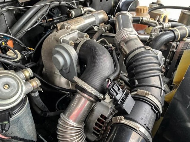 UAZ Hunter Chase 2017 lột xác với gói nâng cấp, đươc rao bán gần 1 tỷ đồng - Ảnh 4.