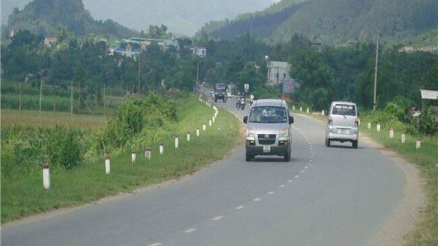 Vì sao chưa đầu tư thêm các đoạn tuyến QL12B và QL6 qua Hòa Bình? - Ảnh 1.