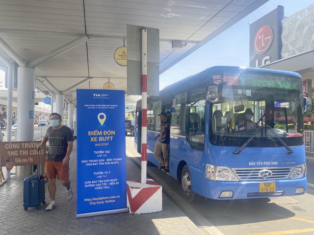 Sân bay Tân Sơn Nhất tăng cường xử lý "taxi chèo kéo khách" dịp Lễ 2/9 - Ảnh 7.