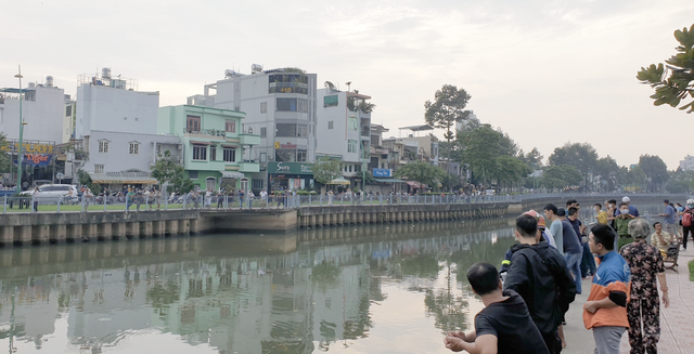 Sở GTVT TP.HCM bác đề xuất cấm xe đường Trường Sa thành phố ẩm thực - Ảnh 1. Sở GTVT TP.HCM bác đề xuất cấm xe đường Trường Sa thành phố ẩm thực - Ảnh 1.