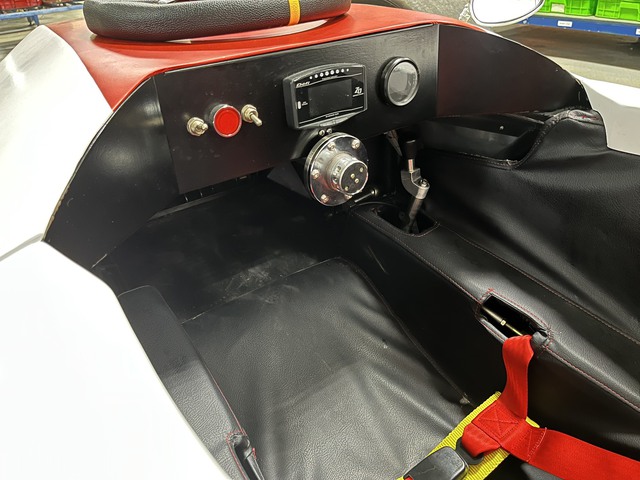 Xe đua Formula Madein Việt Nam với sự trải nghiệm của Gymer Linh Đỗ - Ảnh 7.