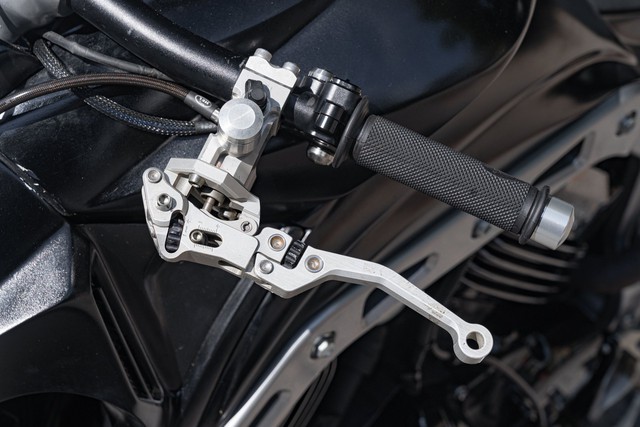 Magna 750 biến hình thành “quái thú” hầm hố hơn V-Rex Travertson của ca sĩ Tuấn Hưng - Ảnh 9.