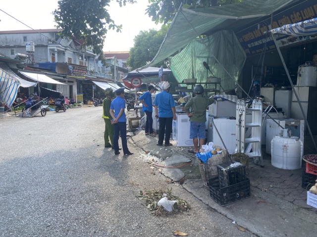 Lai Châu: Giải tỏa hành lang ATGT - Ảnh 7.