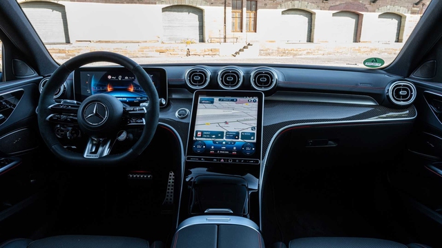 nội thất của Mercedes-AMG C43 4Matic 2023