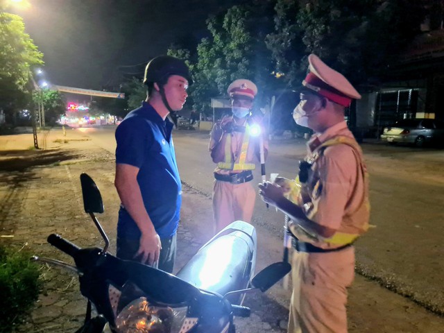 Công an huyện Lục Nam: Nỗ lực triển khai các giải pháp đảm bảo TTATGT - Ảnh 5.