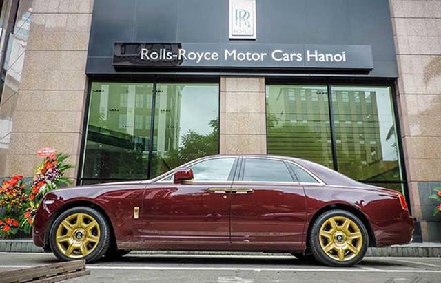 Rolls-Royce Ghost "mạ vàng" của ông Trịnh Văn Quyết được đấu giá để trừ nợ - Ảnh 1.
