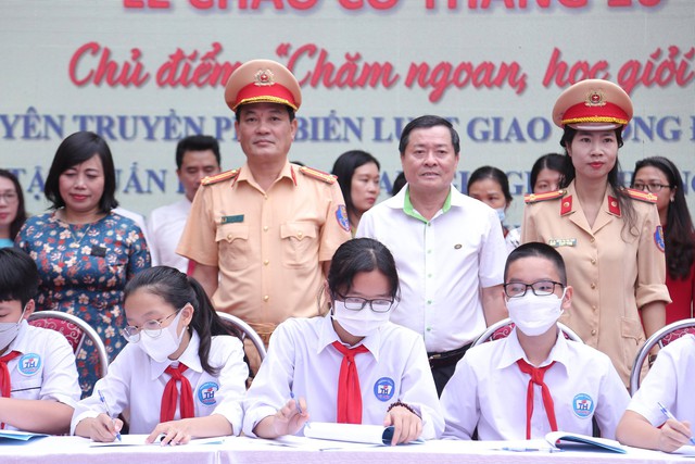 Hải Phòng: Nâng cao nhận thức về Luật gia thông cho học sinh - Ảnh 1.