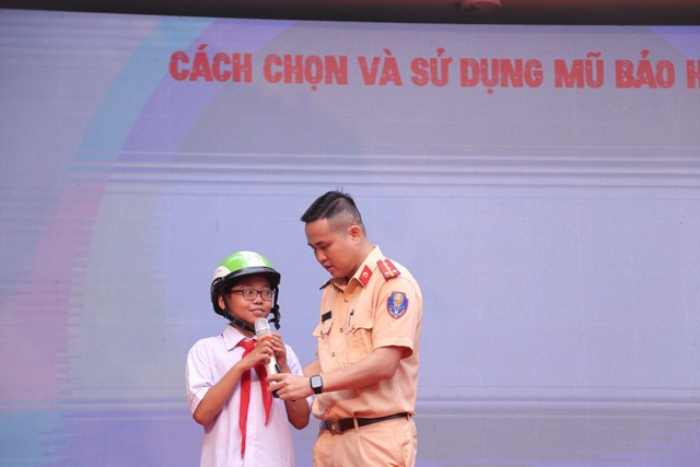 Hải Phòng: Nâng cao nhận thức về Luật gia thông cho học sinh - Ảnh 4.