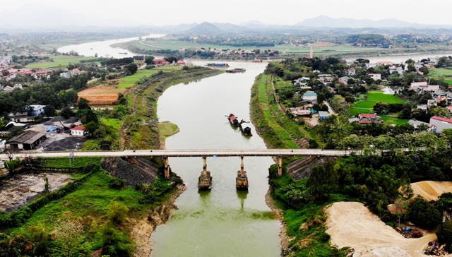 Cầu Đoan Hùng (tỉnh Phú Thọ) hiện hữu là một trong những cây cầu yếu sẽ được xây mới trong dự án