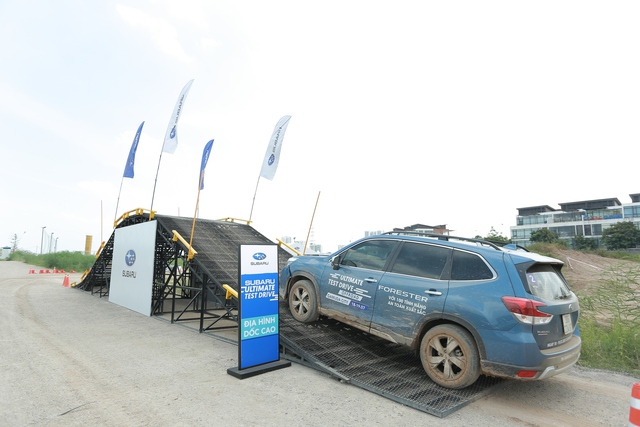 Có những gì trong “Siêu” trình diễn ô tô mạo hiểm của Subaru Russ Swift? - Ảnh 7.