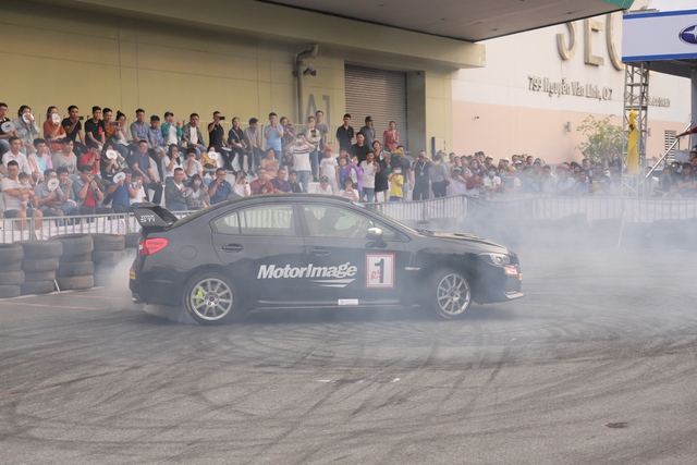 Có những gì trong “Siêu” trình diễn ô tô mạo hiểm của Subaru Russ Swift? - Ảnh 2.