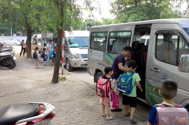 Tăng cường quản lý hoạt động xe đưa đón học sinh - Ảnh 1. Tăng cường quản lý hoạt động xe đưa đón học sinh - Ảnh 1.