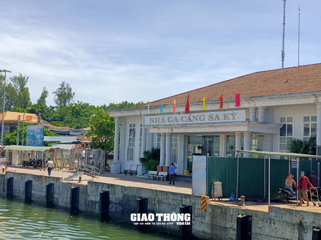 Vụ 3 doanh nghiệp đề nghị dừng cấp phép cho tàu cao tốc Phú Quốc: Sở GTVT Quảng Ngãi nói gì? - Ảnh 2. Vụ 3 doanh nghiệp đề nghị dừng cấp phép cho tàu cao tốc Phú Quốc: Sở GTVT Quảng Ngãi nói gì? - Ảnh 2.