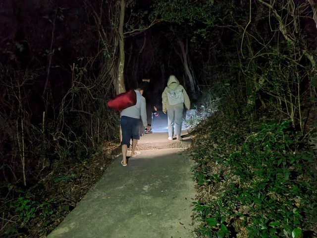 Hành trình qua những ngọn hải đăng vùng Đông Bắc   - Ảnh 1.