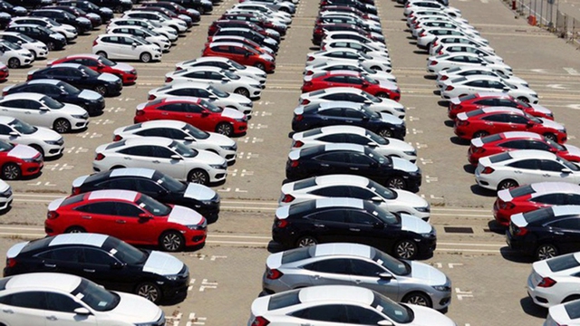 Việc kim ngạch nhập khẩu ô tô nguyên chiếc tăng vọt ngay trong nửa tháng đầu năm được xem là một tín hiệu đáng mừng đối với thị trường ô tô Việt Nam 2023. Việc kim ngạch nhập khẩu ô tô nguyên chiếc tăng vọt ngay trong nửa tháng đầu năm được xem là một tín hiệu đáng mừng đối với thị trường ô tô Việt Nam 2023.