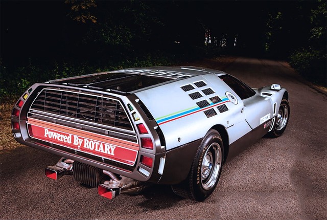 RX-500 - Chiếc xe phiên bản kỉ niệm 50 năm không “đụng hàng” của Mazda - Ảnh 3.