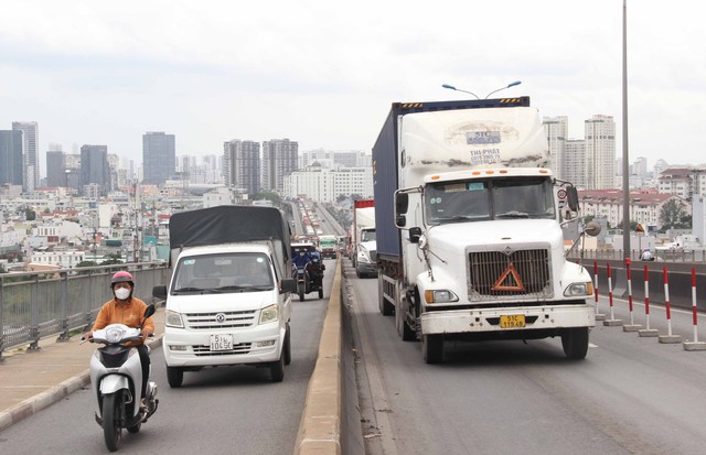 TP. HCM lập nhóm phản ứng nhanh giải quyết ùn tắc giao thông khu vực cảng Cát Lái - Ảnh 1.