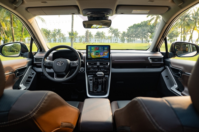 Khoang nội thất Toyota Innova Cross rộng rãi.