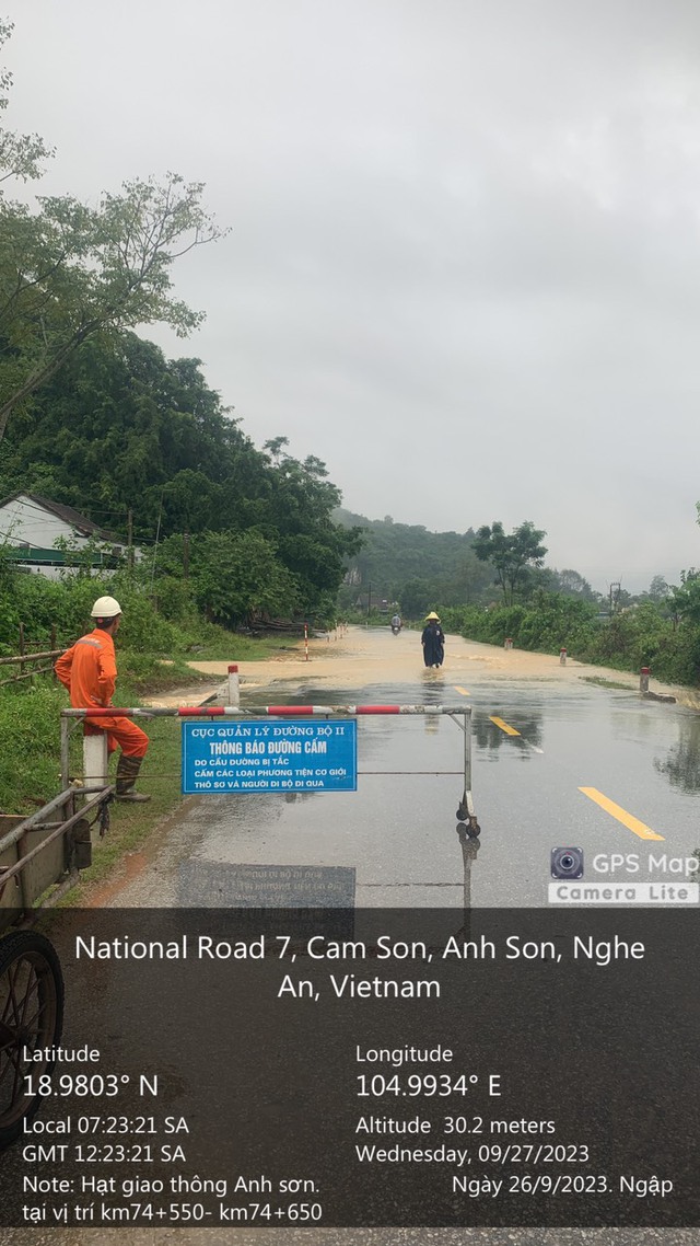 Chủ động đối phó và khắc phục hậu quả do mưa lũ tại miền Trung - Ảnh 2.