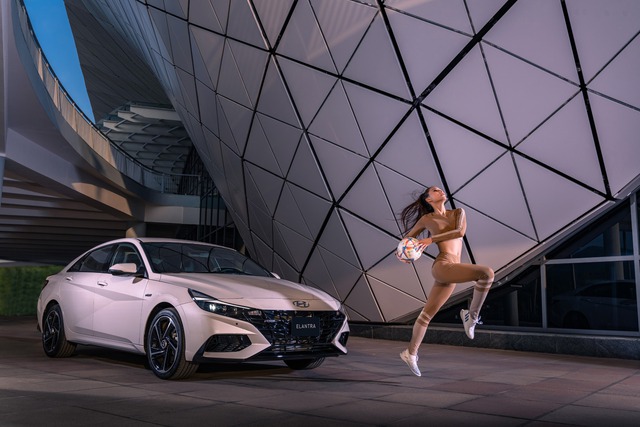 Mẫu xe Hyundai Elantra. Thế giới xe tuần qua: Sức mua phục hồi, ô tô mới dồn dập ra mắt
