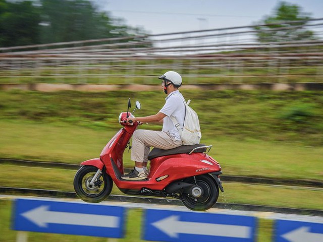 Xe máy điện tầm giá 20 triệu đồng, mua Dibao Gogo S4, Yadea S3 hay VinFsat EVO 200? - Ảnh 4.