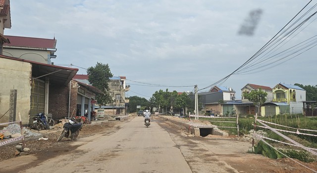 Video: Thái Nguyên chấn chỉnh thi công dự án, xử lý xe quá tải sau các bài phản ánh của Tạp chí GTVT - Ảnh 2.