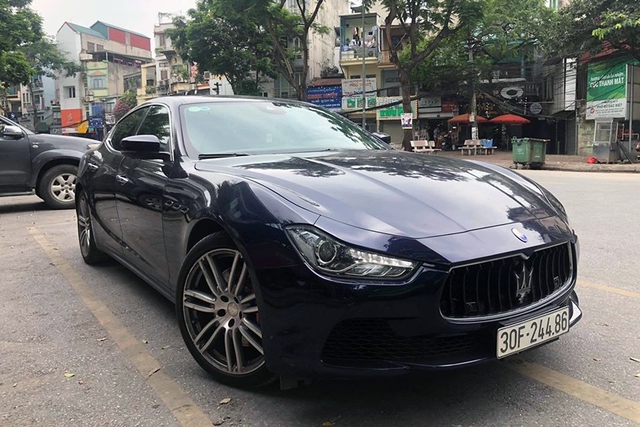 Chiếc sedan thể thao Maserati Ghibli của Ngọc Trinh. Chiếc sedan thể thao Maserati Ghibli của Ngọc Trinh.