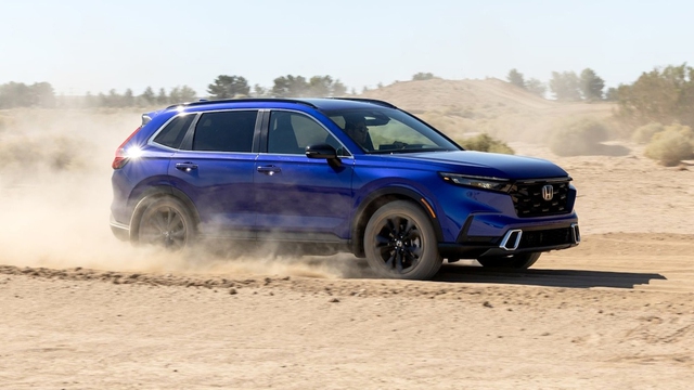 Phiên bản Honda CR-V Hybrid 2024 - Ảnh: Motortrend. Honda CR-V 2024 lộ giá bán rẻ bất ngờ trước ngày ra mắt