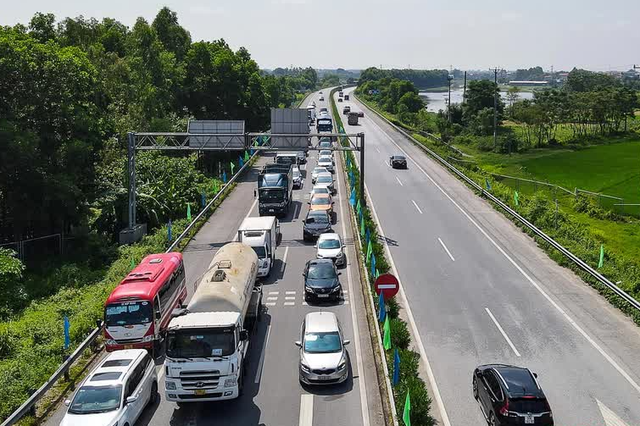 Khai mạc kỳ họp 6 Quốc hội khóa 15: Cho ý kiến lần đầu đối với Luật Đường bộ - Ảnh 1.