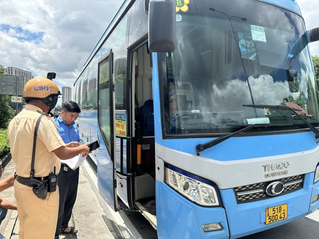 Xe khách Thành Bưởi ngừng hoạt động, TP. HCM lên kế hoạch đảm bảo phương tiện phục vụ người dân - Ảnh 1.