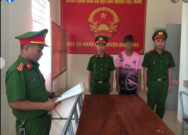 Khởi tố nam thanh niên lái môtô tông bị thương cán bộ CSGT ở Quảng Trị - Ảnh 1.