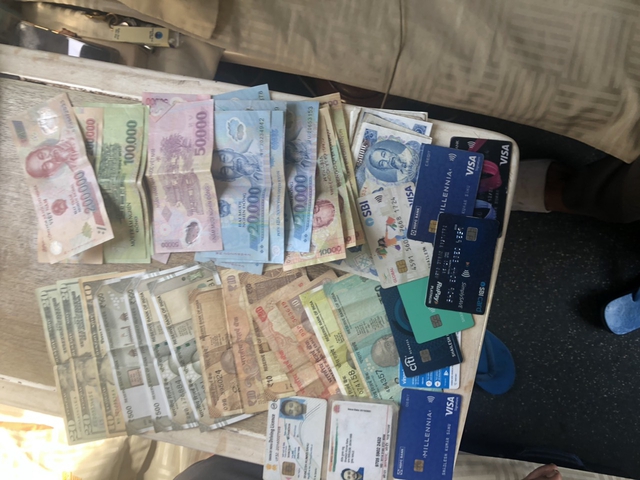 Tổ tàu SE4, SE7 liên tiếp trả lại tài sản cho khách đi tàu bỏ quên - Ảnh 2.